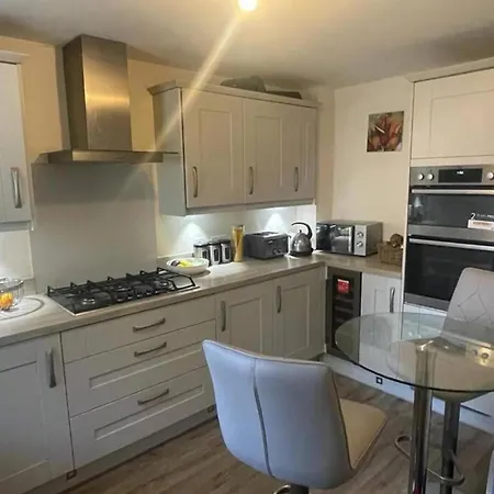 Unique Townhouse - 4 Bedroom House