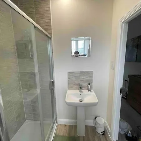 بيت للعطل Unique Townhouse - 4 Bedroom House
